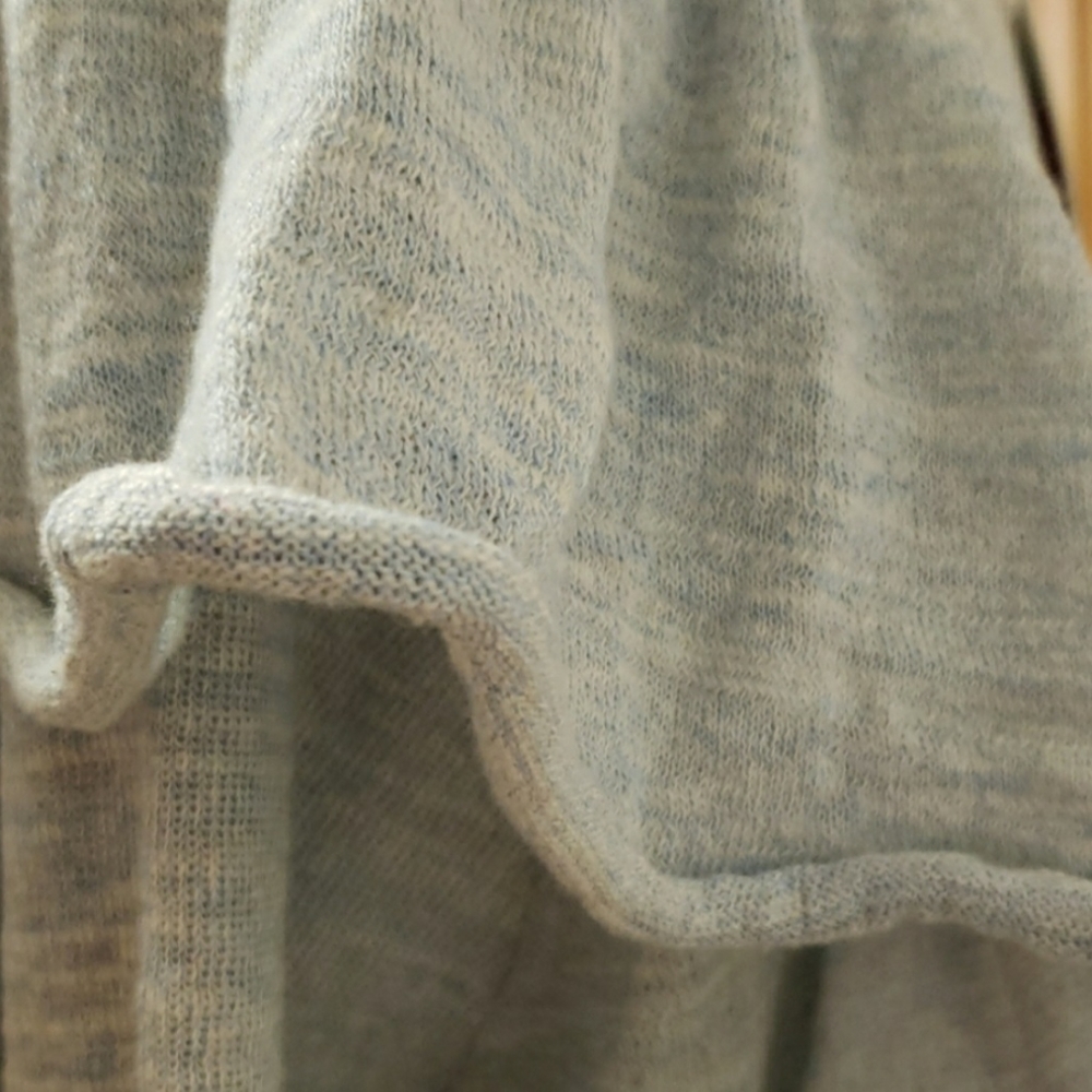 WILDFOX High-low Cropped Lais Ruffle Sweater Women's Size Medium NWT Blue - Picture 9 of 10